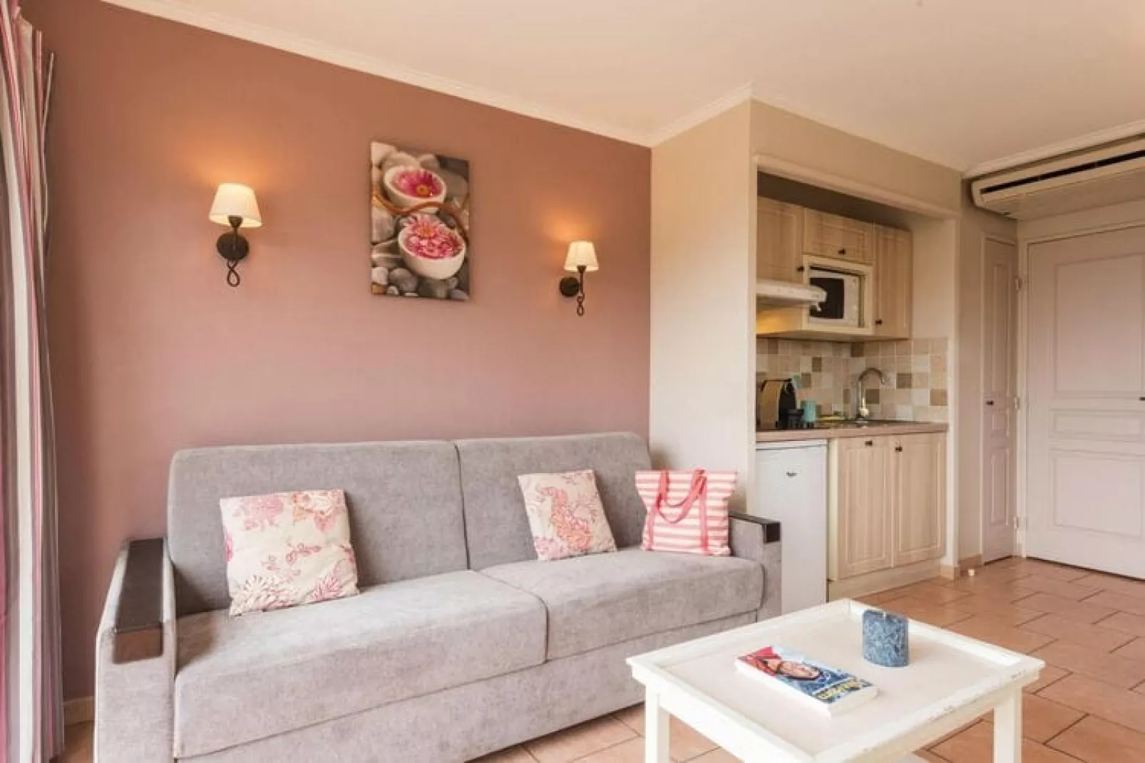 Residence Les Calanques, Les Issambres-24 Standard - Apt. 4 p. - 1 bedroom-Living room