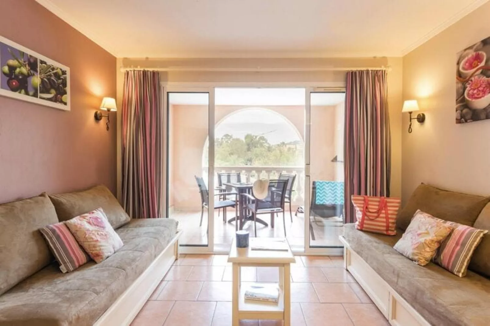 Residence Les Calanques, Les Issambres-24 Standard - Apt. 4 p. - 1 bedroom-Living room