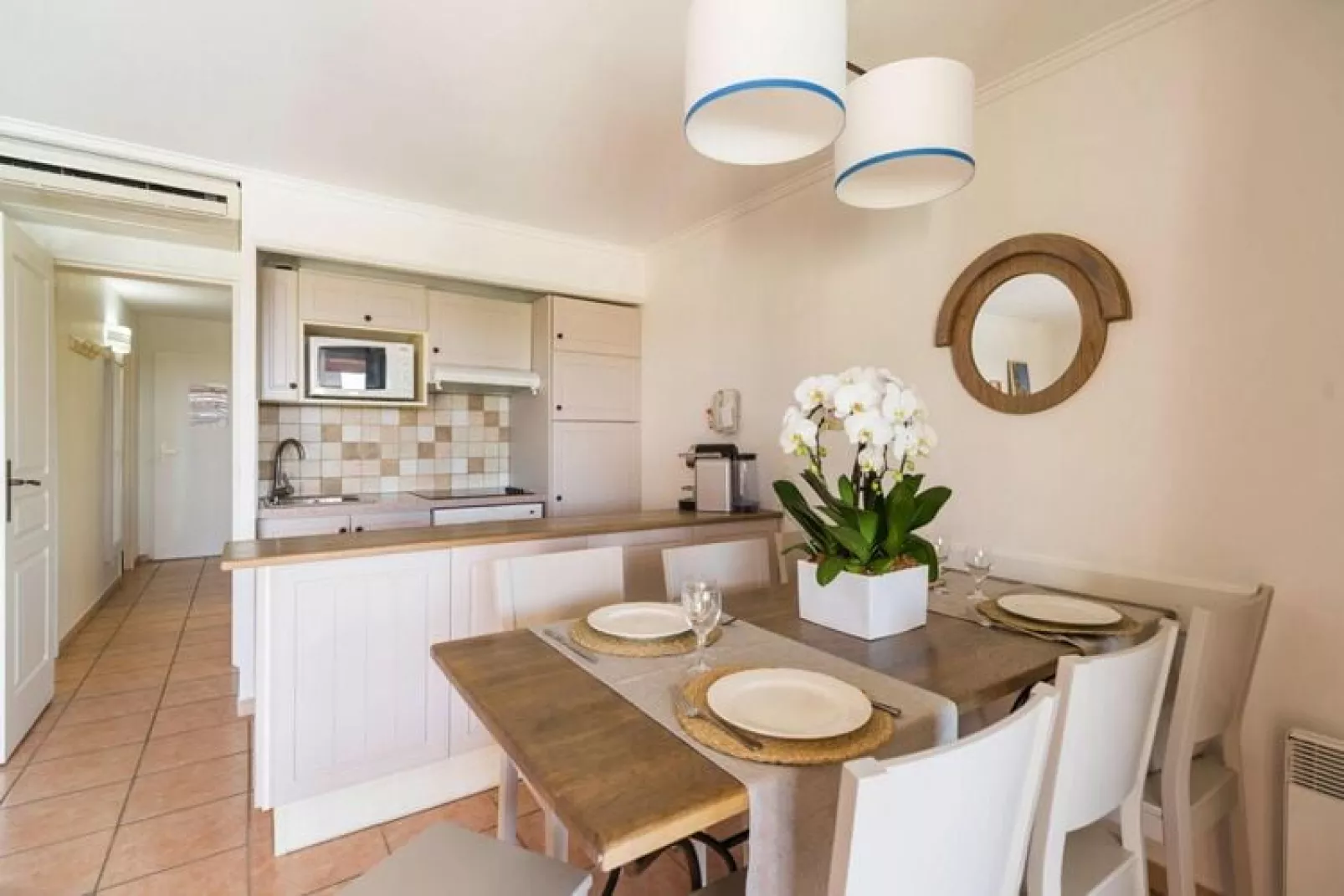 Residence Les Calanques, Les Issambres-24 Standard - Apt. 4 p. - 1 bedroom-Living room