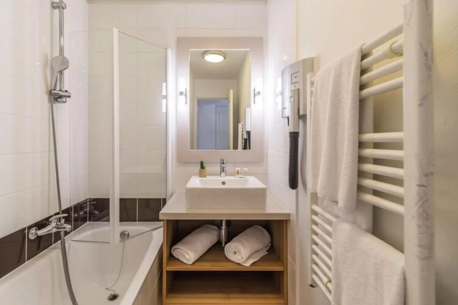 Residence Les Calanques, Les Issambres-24 Standard - Apt. 4 p. - 1 bedroom-Bathroom