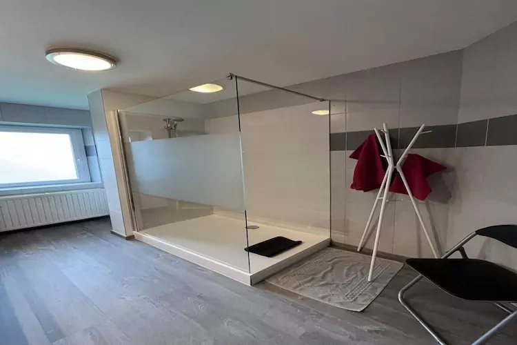 Adré l'Charles-Bathroom