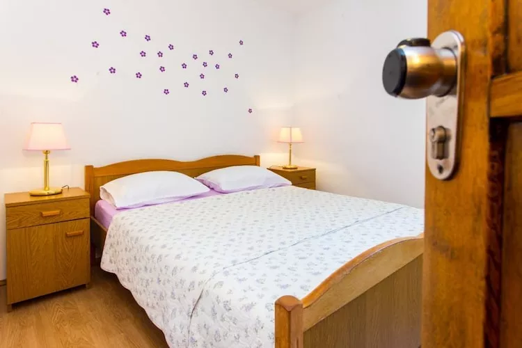 Guest House Old Town View - One Bedroom Apartment  with Balcony and Sea View - A 2+2 (Romantic)-Bedroom