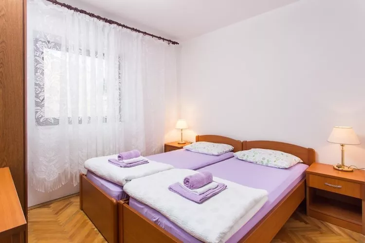 Guest House Old Town View-Three-Bedroom Apartment with Balcony and Sea View (Amazing)-Bedroom