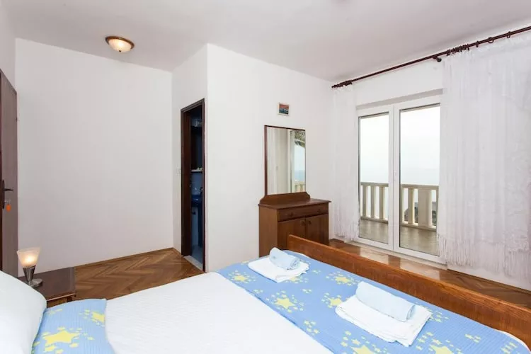 Guest House Old Town View-Three-Bedroom Apartment with Balcony and Sea View (Amazing)-Bedroom