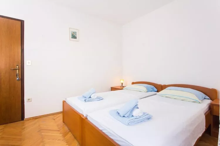 Guest House Old Town View-Three-Bedroom Apartment with Balcony and Sea View (Amazing)-Bedroom