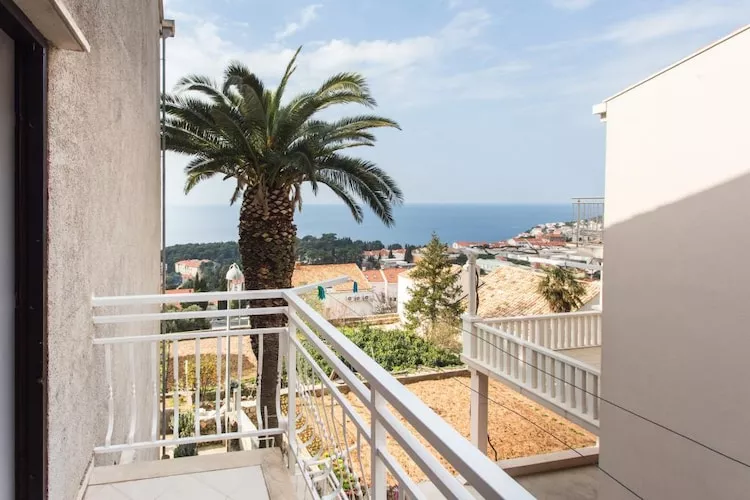 Guest House Old Town View-Three-Bedroom Apartment with Balcony and Sea View (Amazing)-View