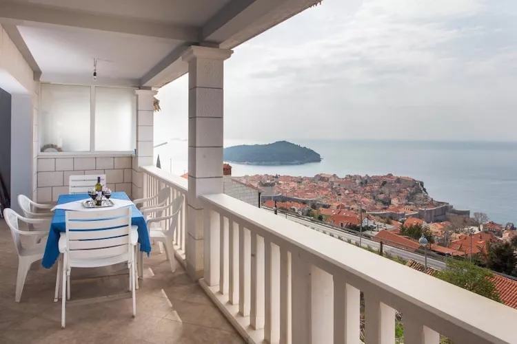 Guest House Old Town View-Three-Bedroom Apartment with Balcony and Sea View (Amazing)-View