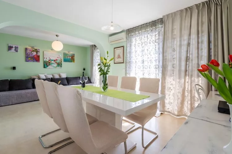Stella Maris- One Bedroom Apartment with Balcony and Sea View-Dining room