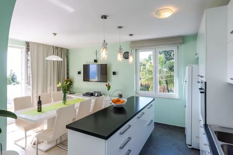 Stella Maris- One Bedroom Apartment with Balcony and Sea View-Kitchen