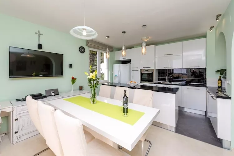 Stella Maris- One Bedroom Apartment with Balcony and Sea View-Kitchen