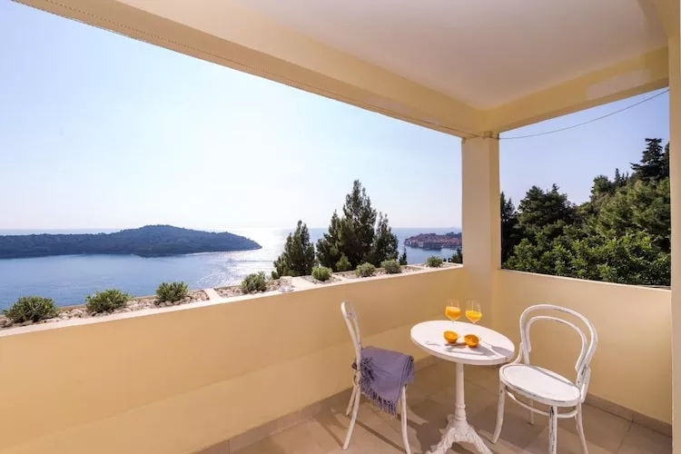 Stella Maris- One Bedroom Apartment with Balcony and Sea View-Terrace balcony