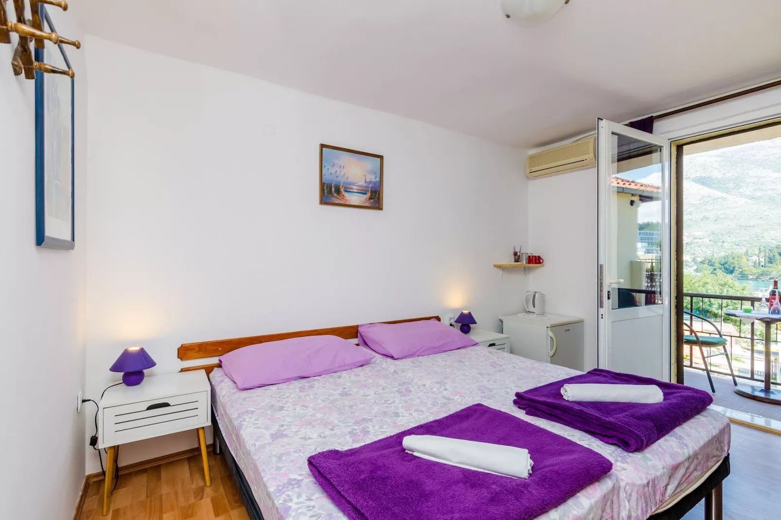 Apartments & Rooms Mihajica- Double or Twin Room with Balcony and Sea View-Bedroom