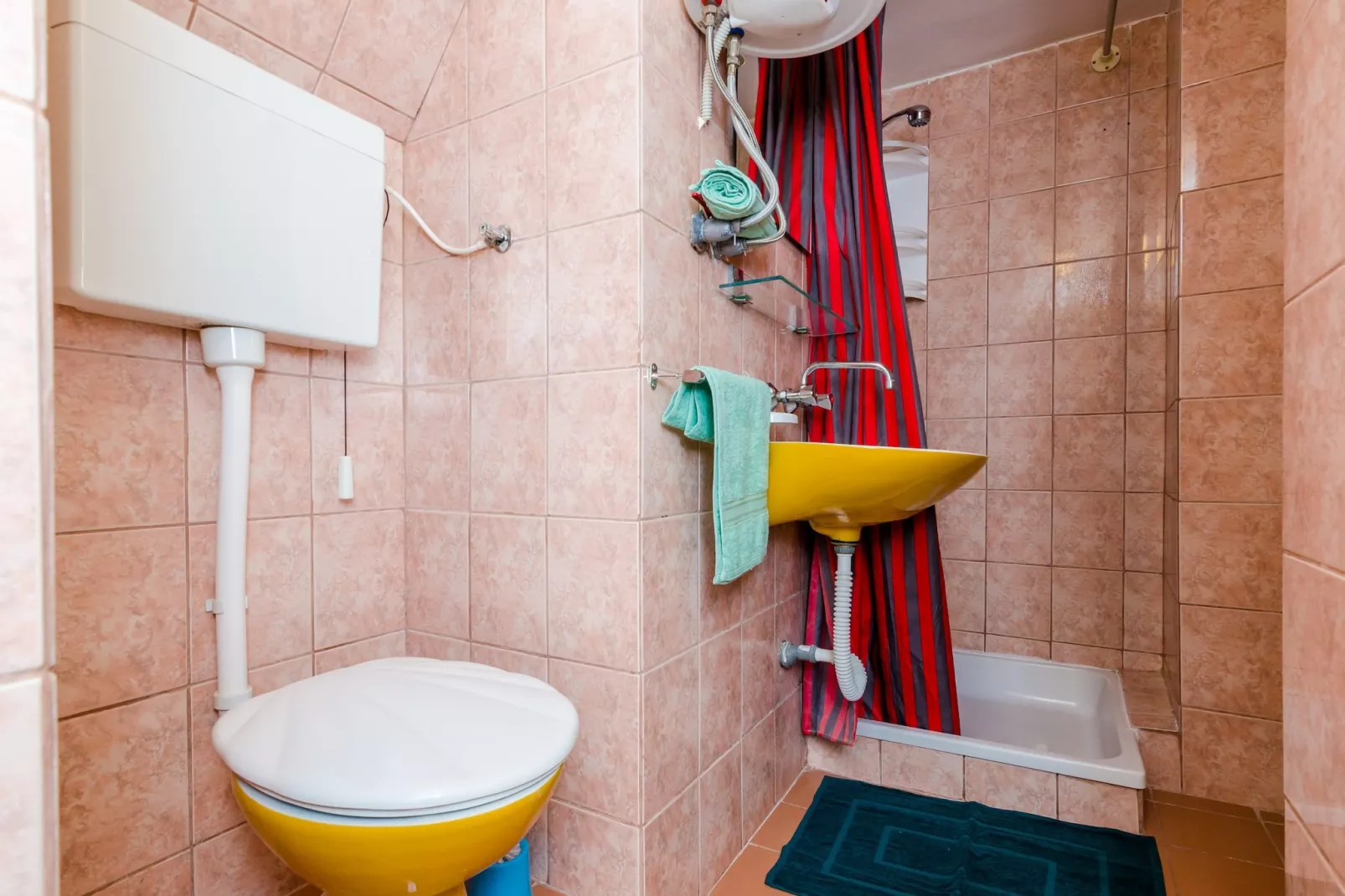 Apartments & Rooms Mihajica- Double or Twin Room with Balcony and Sea View-Bathroom