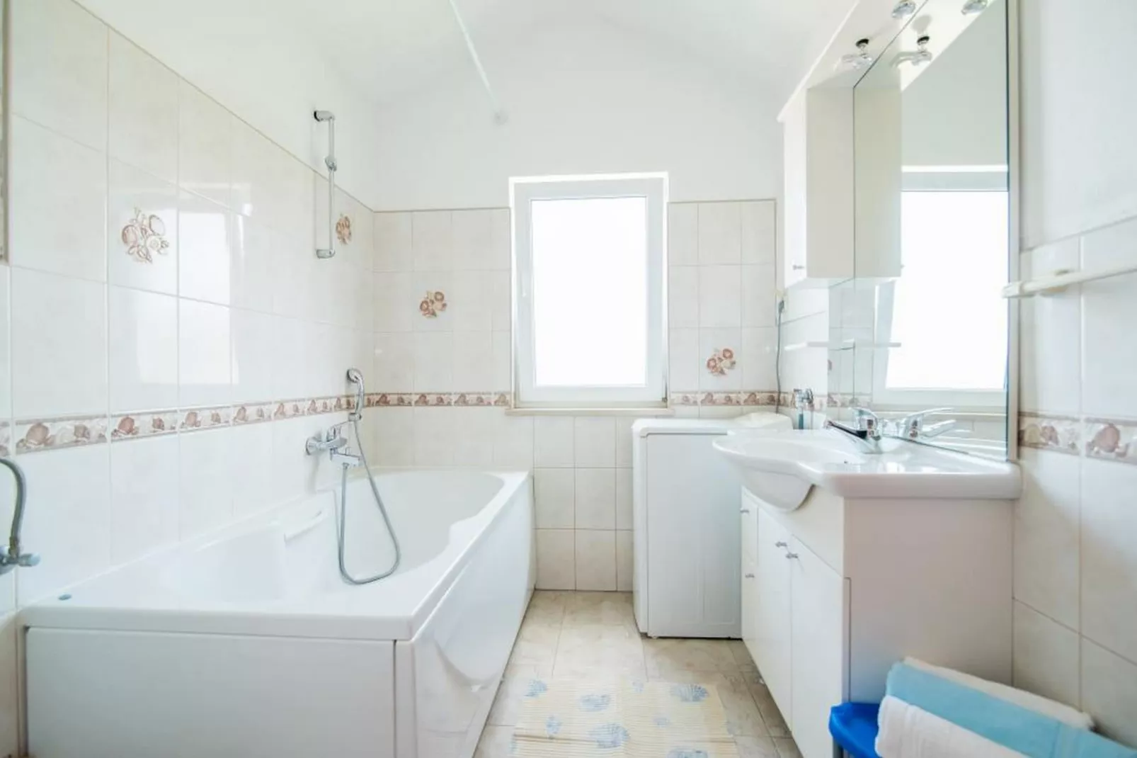 Apartments Ana & Bogdan - One Bedroom Apartment with Balcony and Sea View (A2) (ST)-Bathroom