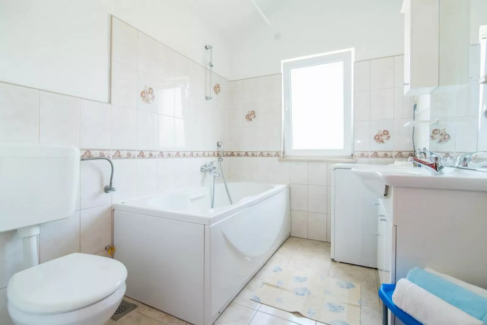 Apartments Ana & Bogdan - One Bedroom Apartment with Balcony and Sea View (A2) (ST)-Bathroom