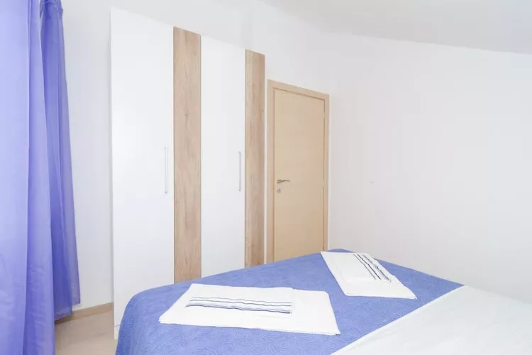 Apartments Marmo - Superior One Bedroom Apartment with Balcony and Sea View (Apartman 3)-Bedroom