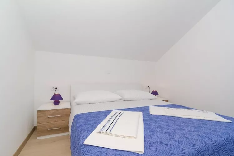 Apartments Marmo - Superior One Bedroom Apartment with Balcony and Sea View (Apartman 3)-Bedroom