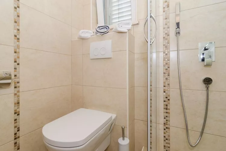 Apartments Marmo - Superior One Bedroom Apartment with Balcony and Sea View (Apartman 3)-Bathroom