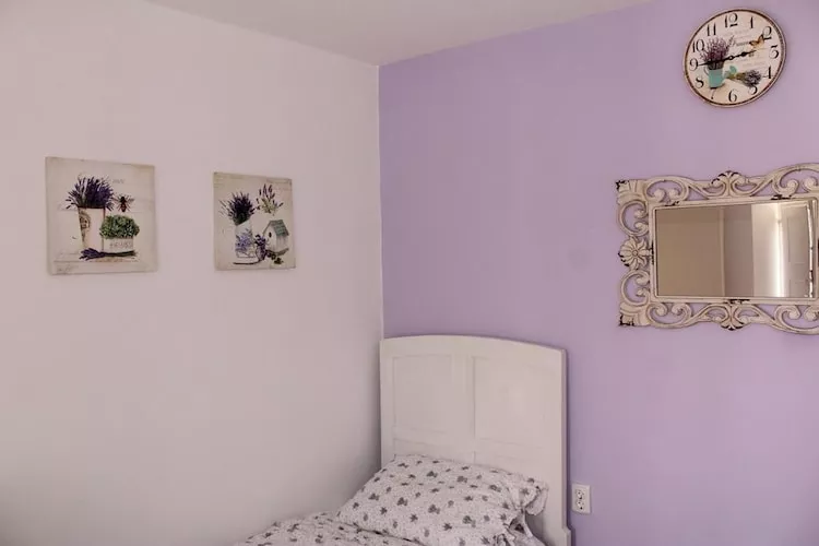 Guest House Gugily- Twin Room with Shared Bathroom and City View (4)-Bedroom