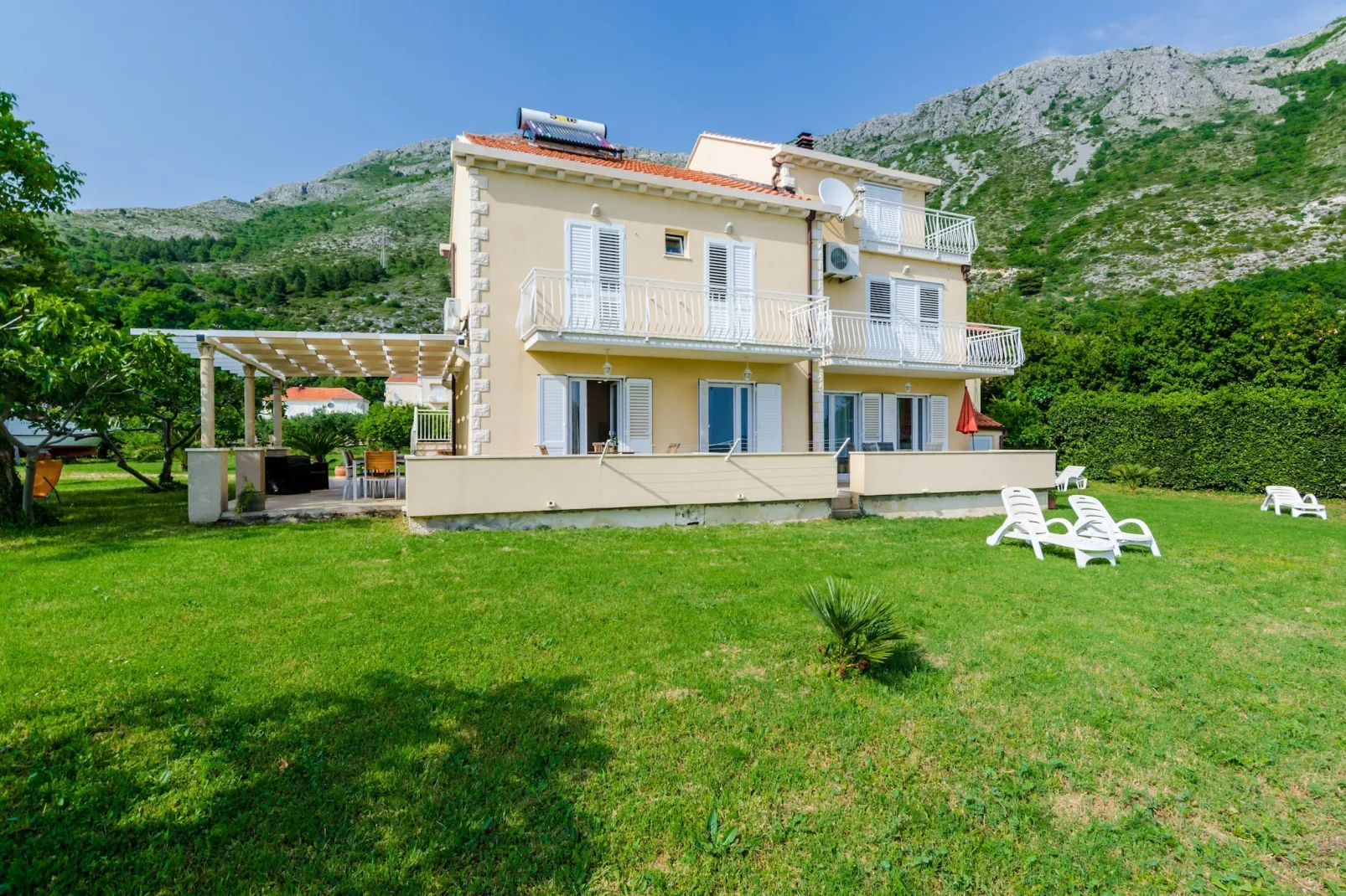 Color Apartments - Comfort One Bedroom Apartment with Terrace and Partial Sea View (Yellow)-Extérieur