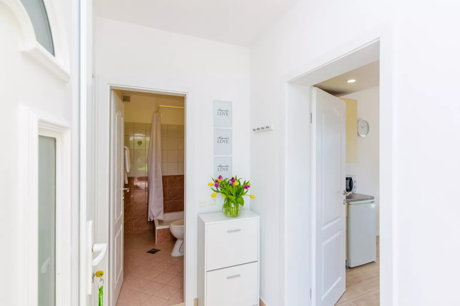 Color Apartments - Comfort One Bedroom Apartment with Terrace and Partial Sea View (Yellow)-Intérieur