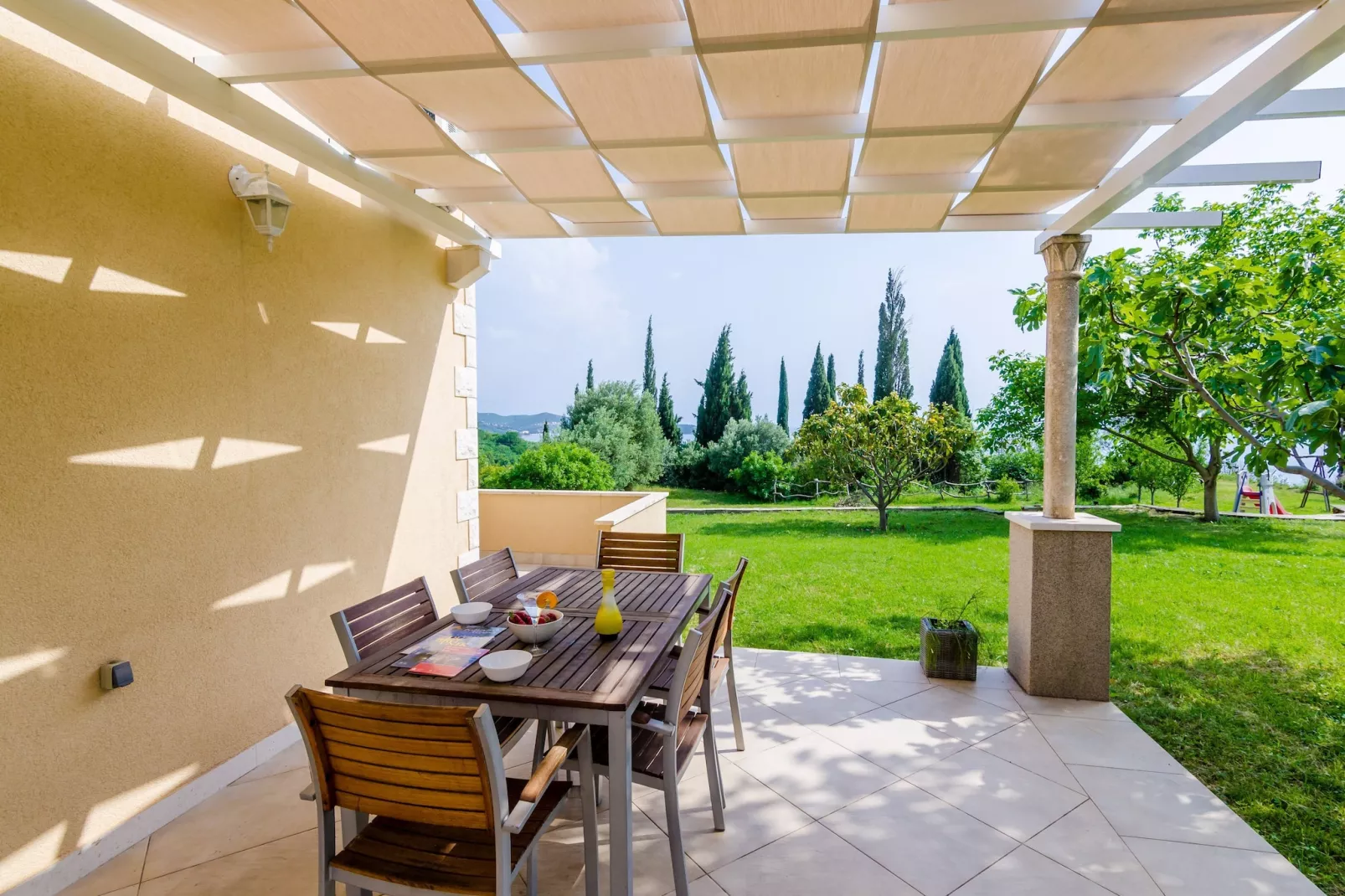 Color Apartments - Comfort One Bedroom Apartment with Terrace and Partial Sea View (Yellow)-Terrasse