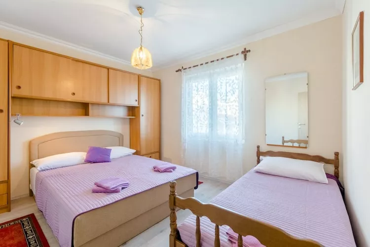 Apartments Fidelis - One Bedroom Apartment with Terrace and Garden View(2)-Bedroom