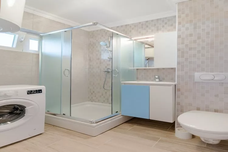 Apartments Fidelis - One Bedroom Apartment with Terrace and Garden View(2)-Bathroom