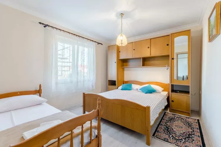 Apartments Fidelis - One Bedroom Apartment with Terrace and Garden View(4)-Bedroom