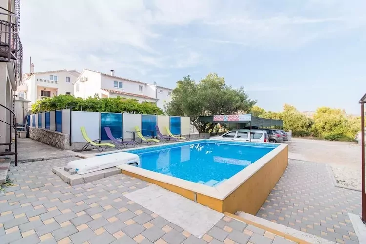 Apartments Fidelis - Two Bedroom Apartment with Terrace and Pool View(5)-Schwimmbad