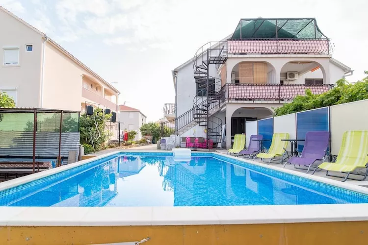 Apartments Fidelis - Two Bedroom Apartment with Terrace and Pool View(5)-Schwimmbad