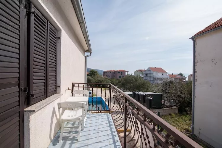 Apartments Fidelis - Two Bedroom Apartment with Terrace and Pool View(5)-Terrasse