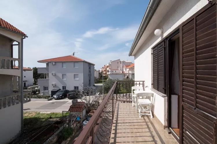 Apartments Fidelis - Two Bedroom Apartment with Terrace and Pool View(5)-Terrasse