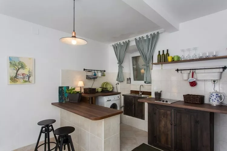 Apartment Hladilo Nostalgia - Comfort Two-Bedroom Apartment with Terrace and Partial Sea View-Cuisine