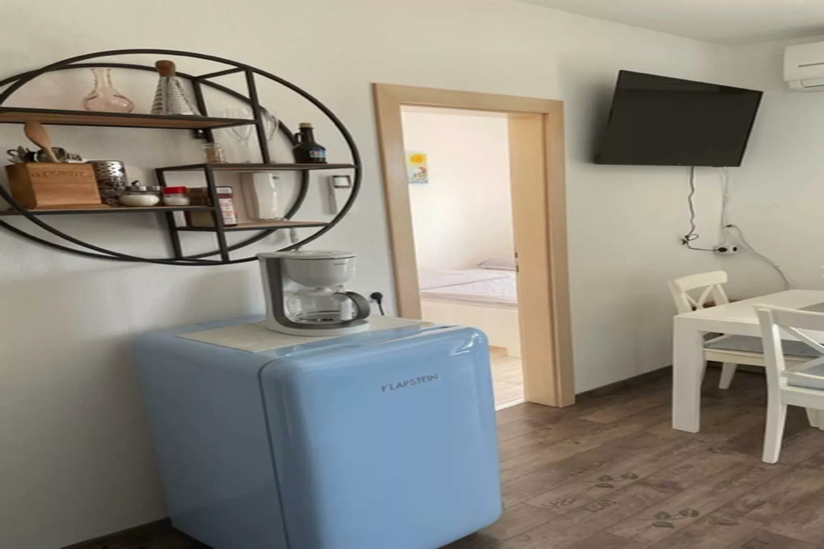 Apartments Villa Kameja - One Bedroom Apartment with Balcony and Nature Reserve View (Zeleni)-Salon