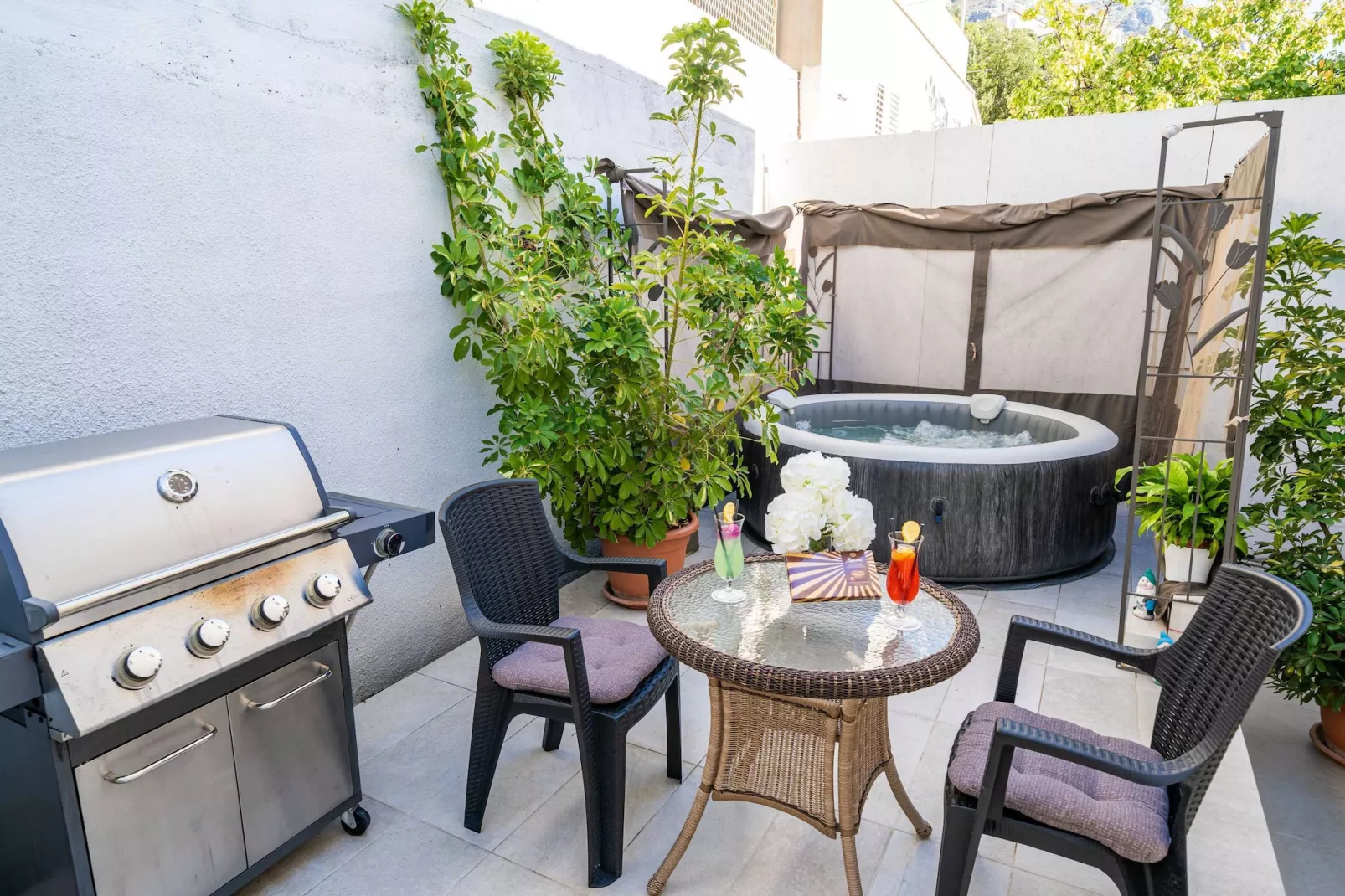Apartments Blažević - Two Bedroom Apt with  Hot Tub-Terrace