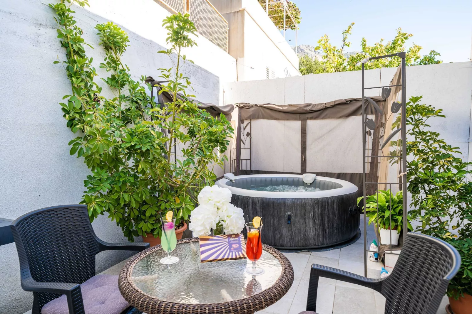 Apartments Blažević - Two Bedroom Apt with  Hot Tub-Terrace