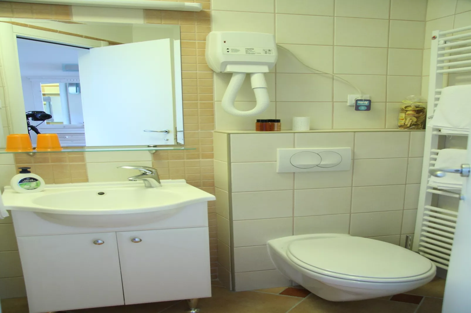 Villa Alegria Cavtat - Two Bedroom Apartment with Balcony and Sea View (Apartment B)-Bathroom