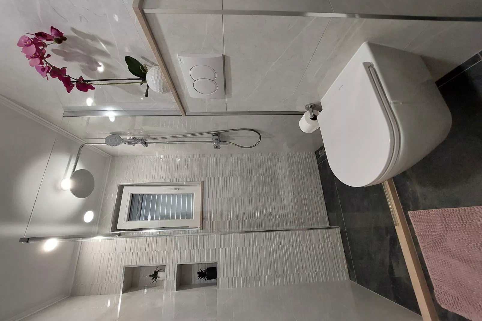 Apartments Stella - Three-Bedroom Apartment with Balcony and Terrace-Bathroom