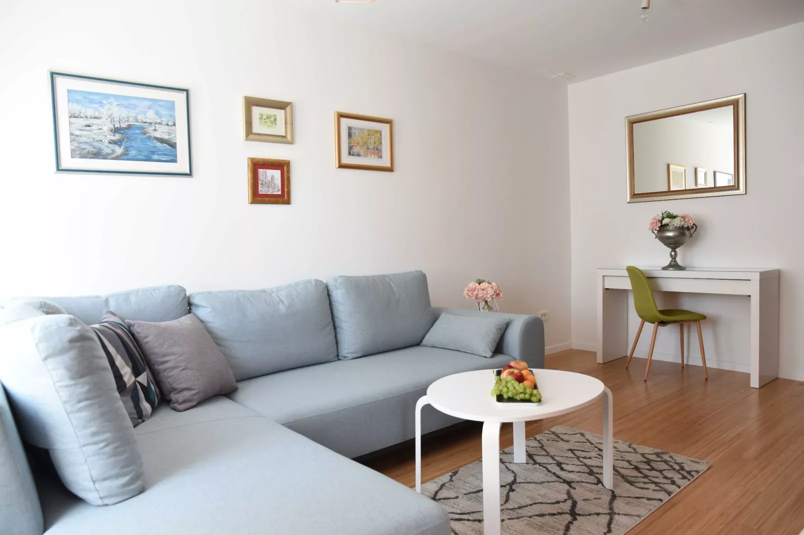 Mary's Apartment - One Bedroom Apartment-Living room