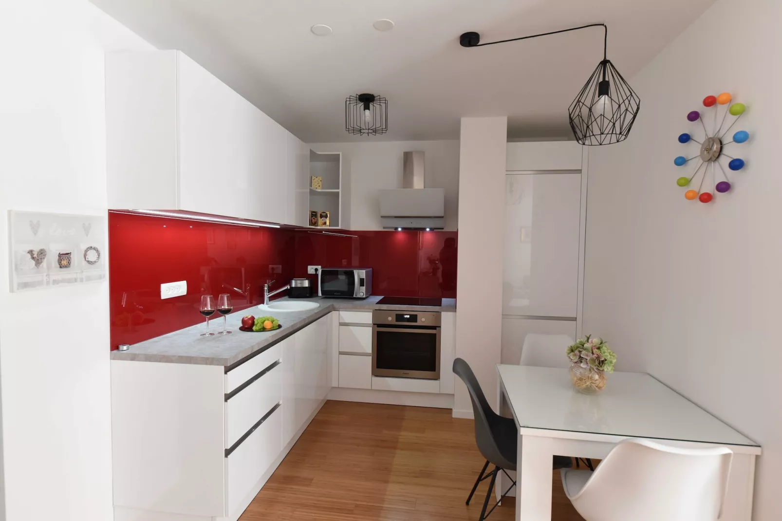 Mary's Apartment - One Bedroom Apartment-Kitchen