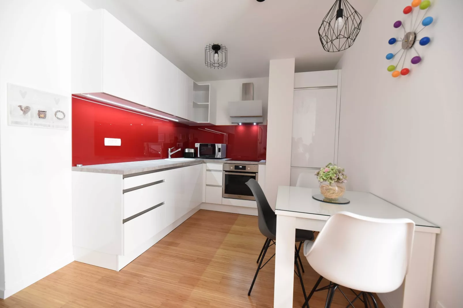 Mary's Apartment - One Bedroom Apartment-Kitchen