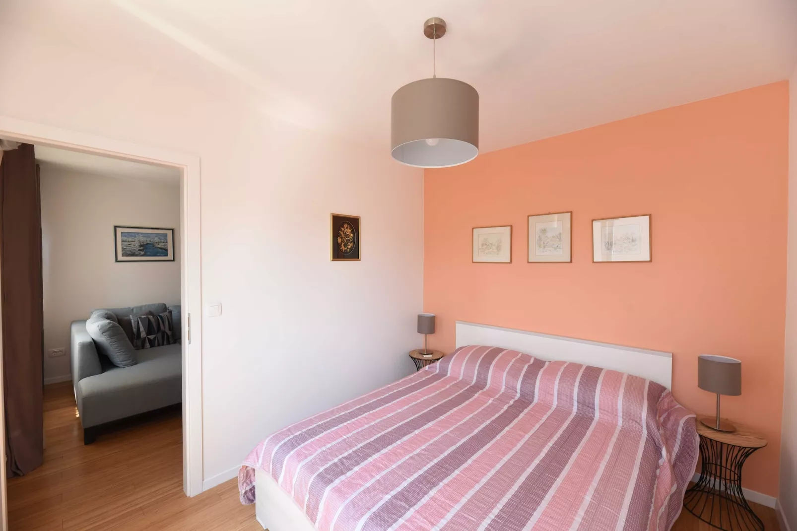 Mary's Apartment - One Bedroom Apartment-Bedroom