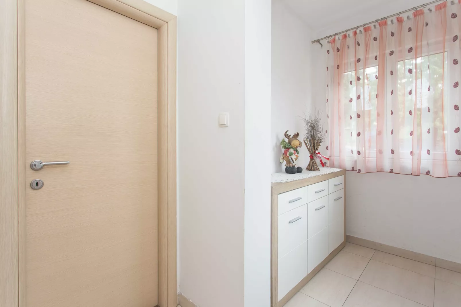 Villa Tomic - Four-Bedroom Villa with Private Pool-Indoor