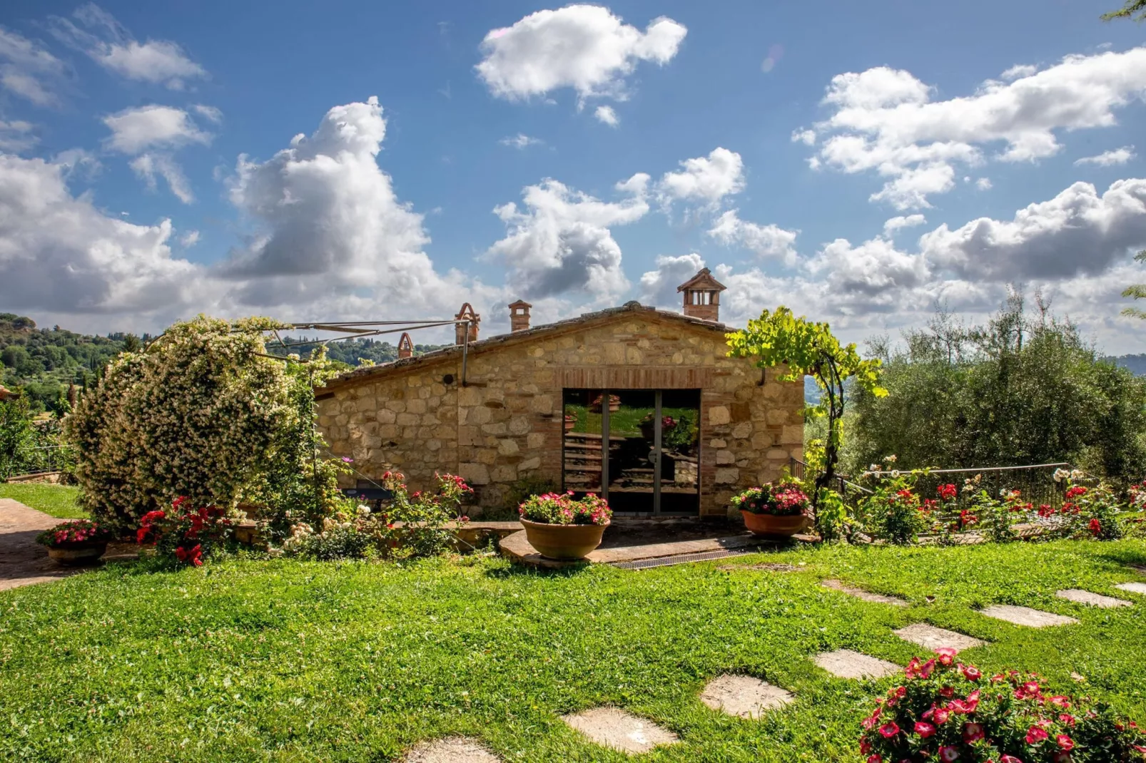 Villa Valardegna-Exterior summer