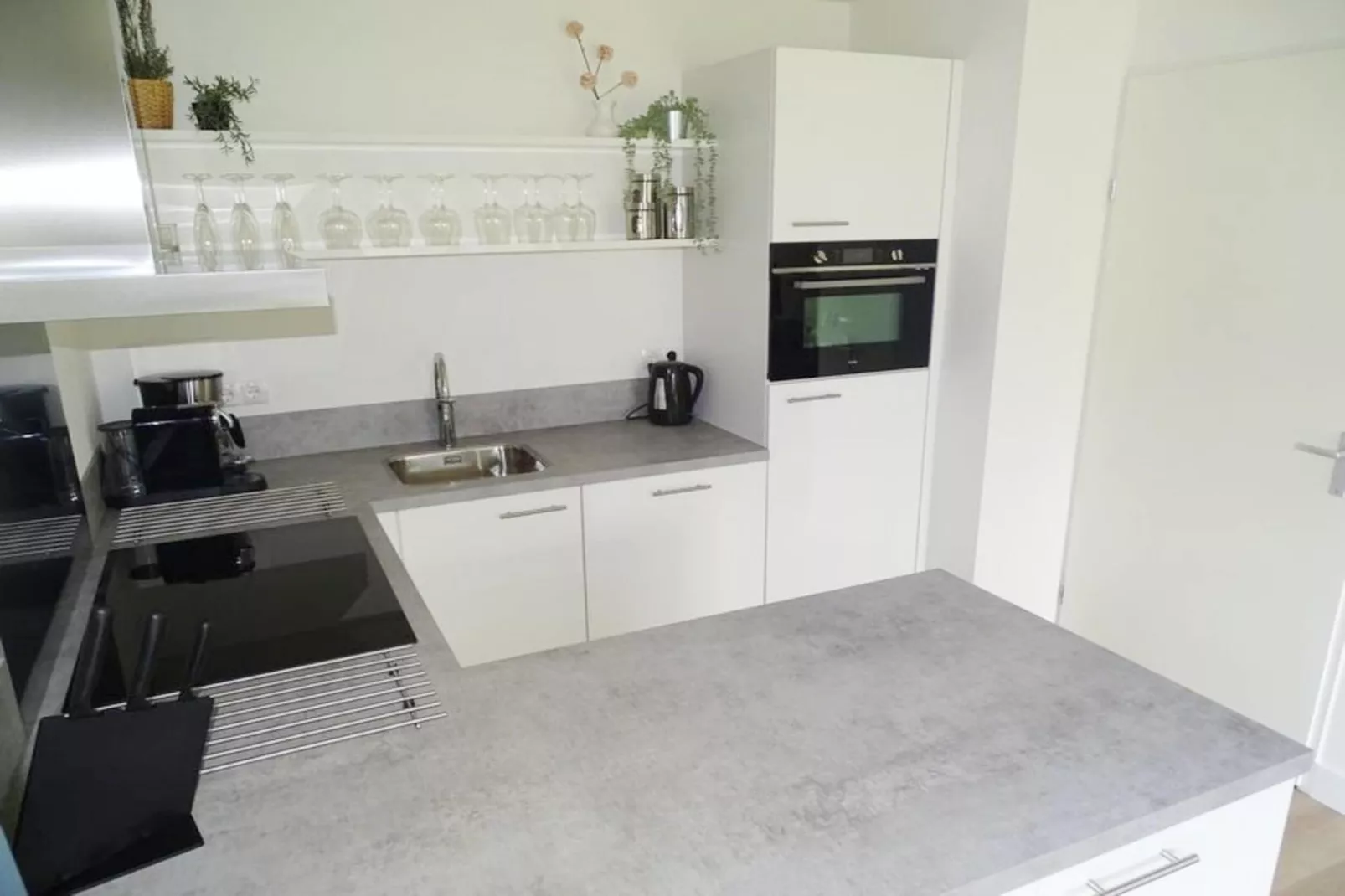 Schoneveld 114 Zeemeeuw Breskens-Kitchen