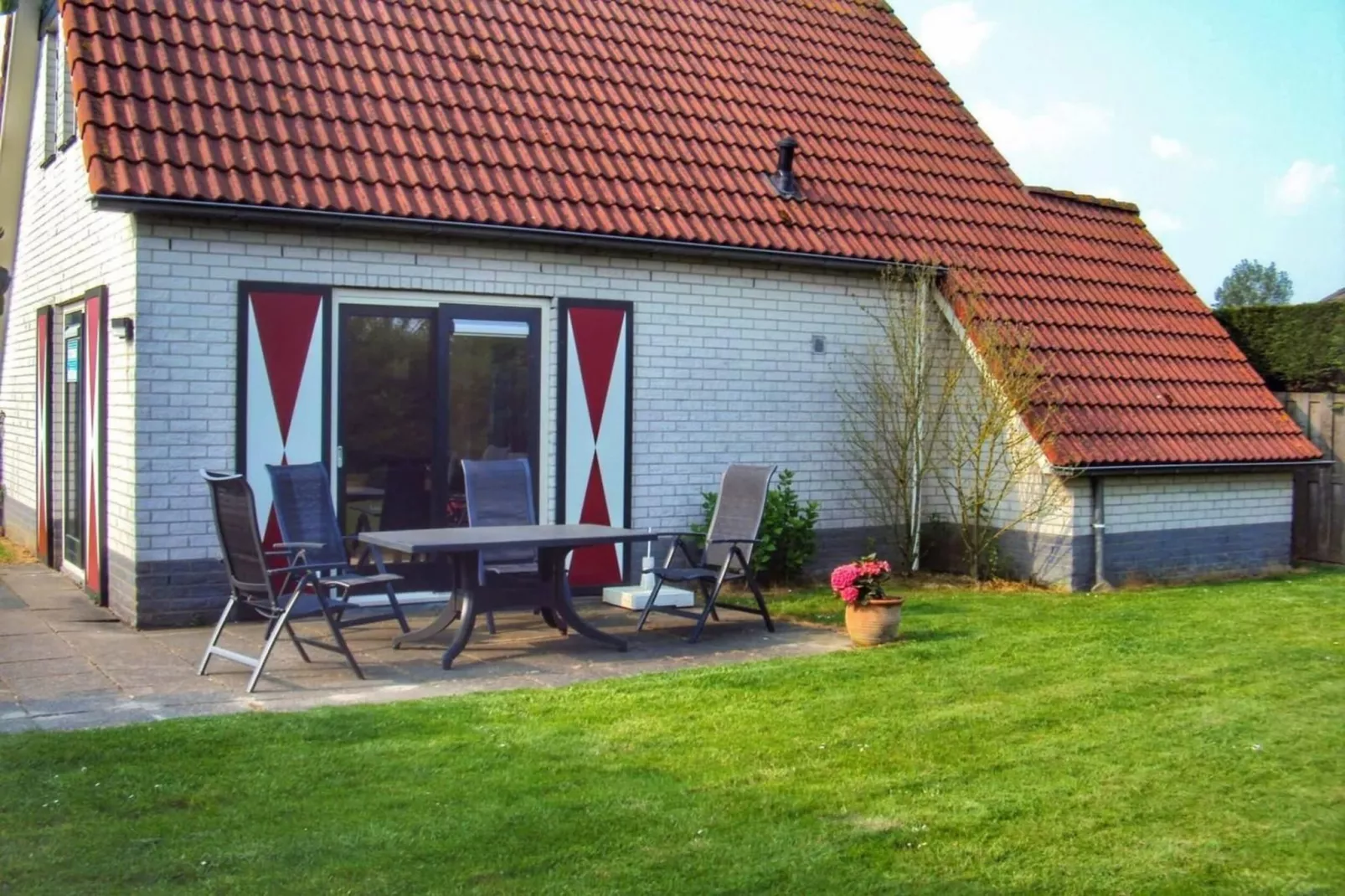Schoneveld 146 Zeemeeuw Breskens-Exterior summer