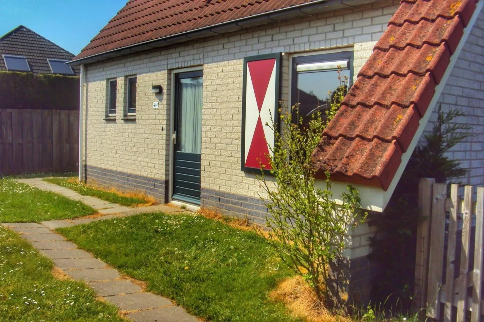 Schoneveld 146 Zeemeeuw Breskens-Exterior summer