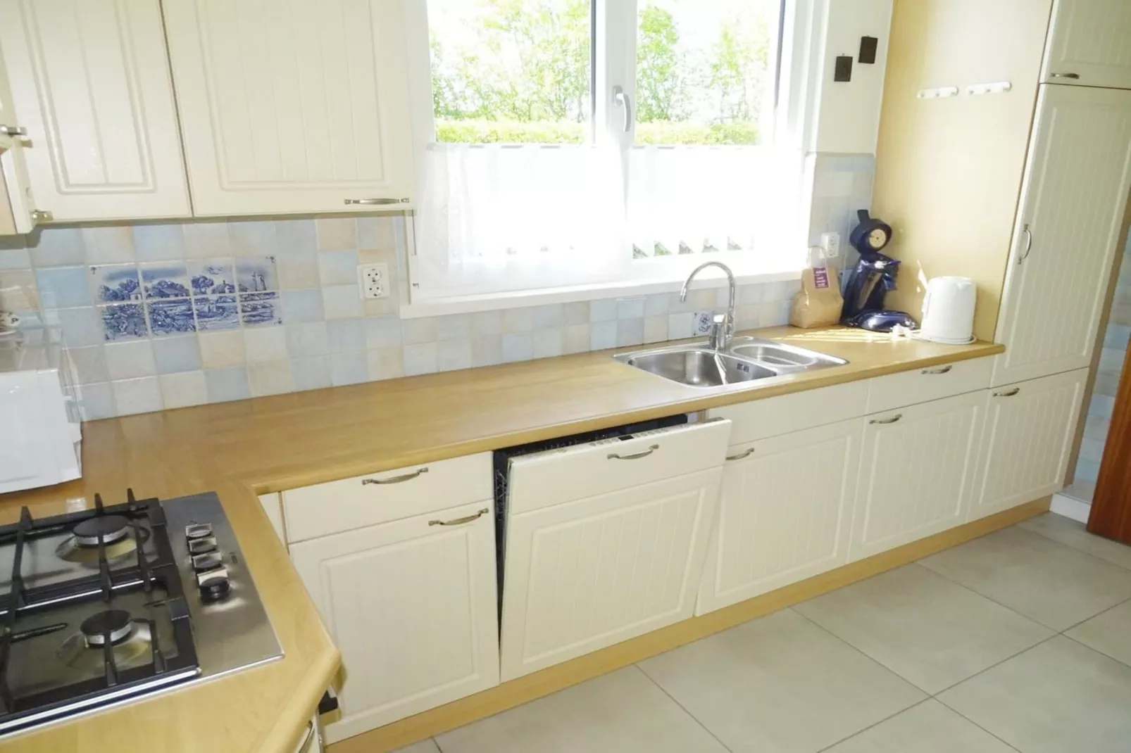 Schoneveld 36 Zeester Breskens-Kitchen