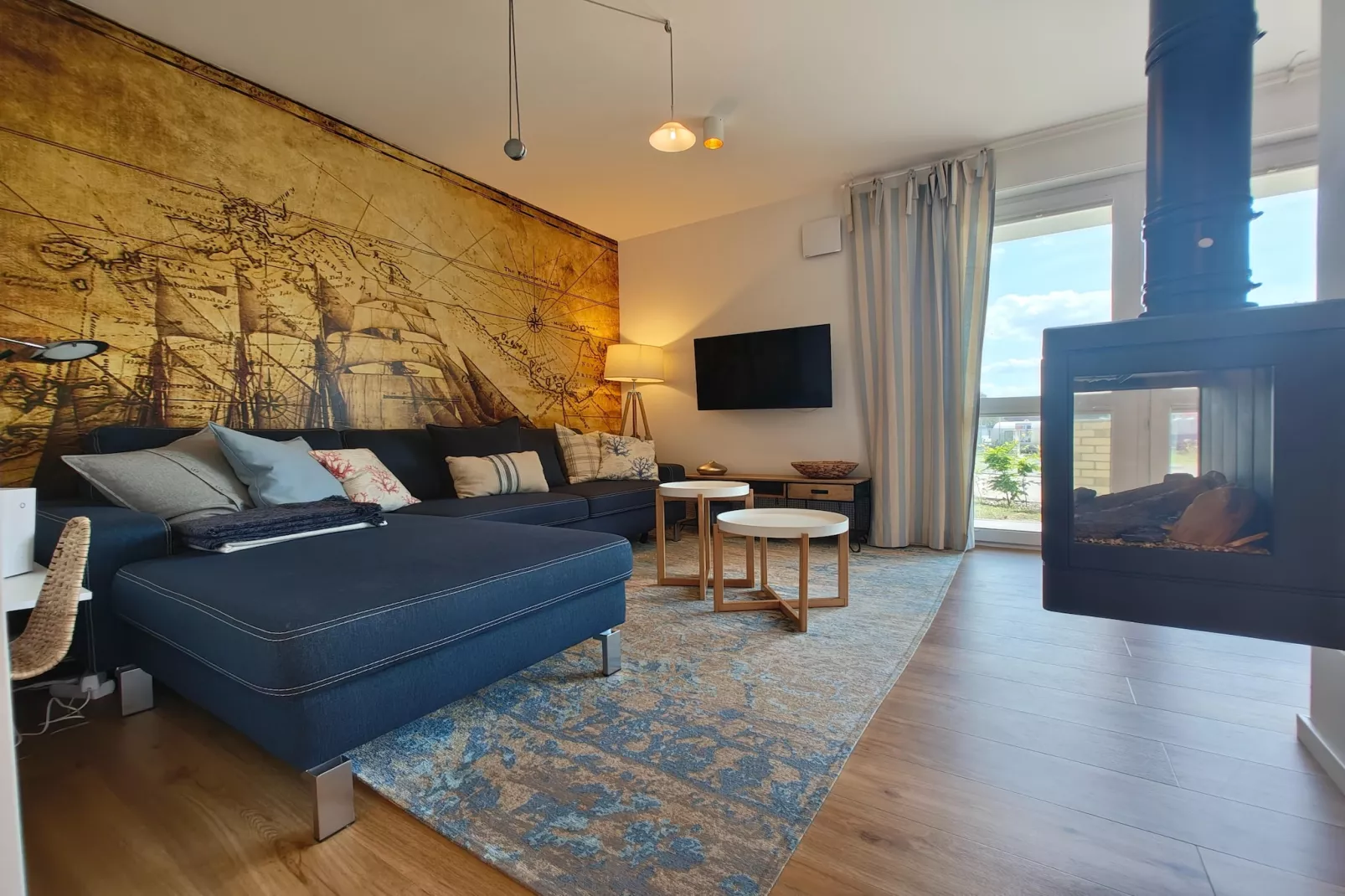 Skipper Apartment 651-Living room